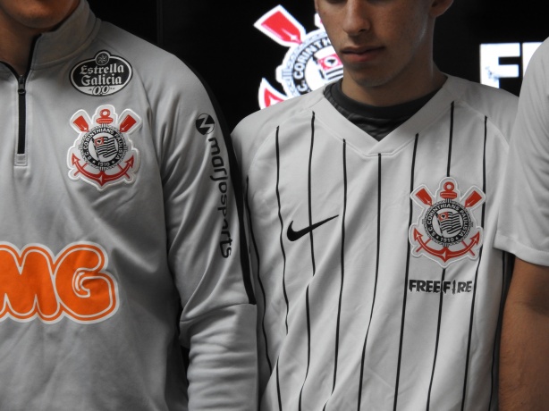 Camisa detalhe