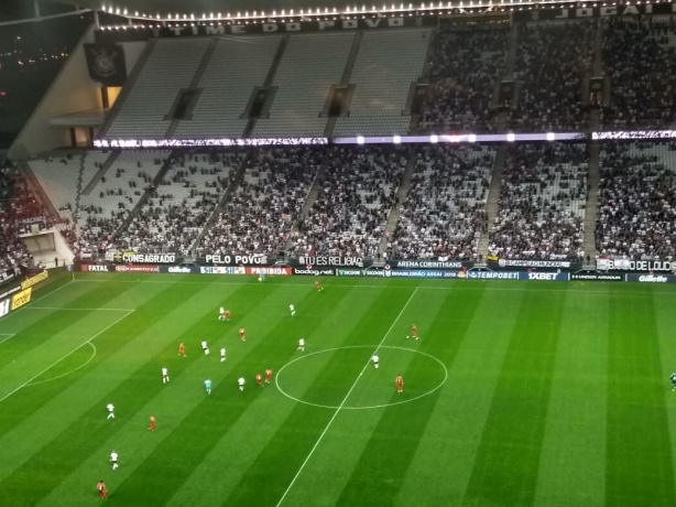 Aproximao com a bola do Athletico-PR fez a diferena na etapa inicial