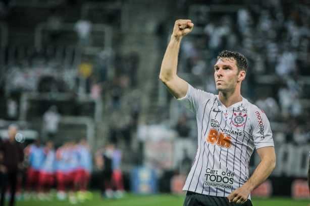 Boselli comemora seu gol contra o Athletico-PR, na Arena