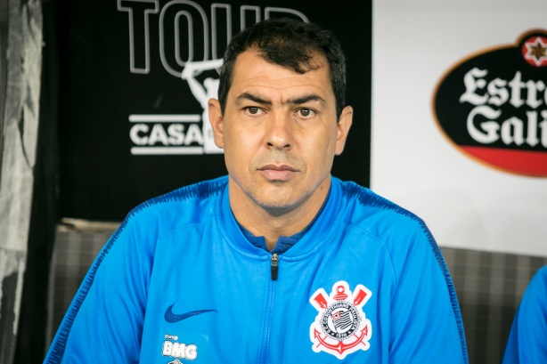 Carille no duelo contra o Athletico-PR, pelo Brasileirão, na Arena Corinthians
