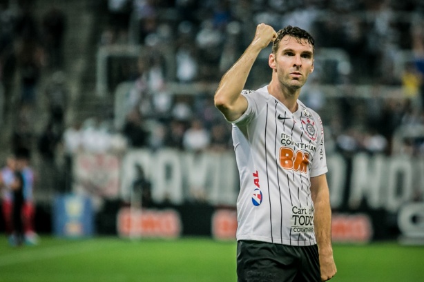 Na Arena Corinthians, Boselli marca o segundo do Timão contra o Athletico-PR