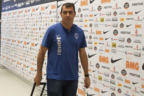 Carille chega à Arena Corinthians para jogo contra o Athletico-PR, pelo Brasileirão