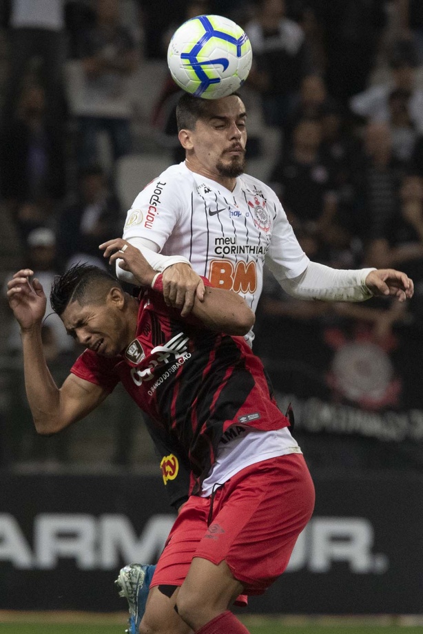 Lateral Fagner durante partida contra o Athletico-PR, pelo Brasileirão, na Arena Corinthians