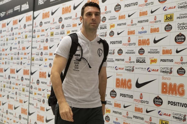 Mauro Boselli chega à Arena Corinthians para jogo contra o Athletico-PR, pelo Brasileirão