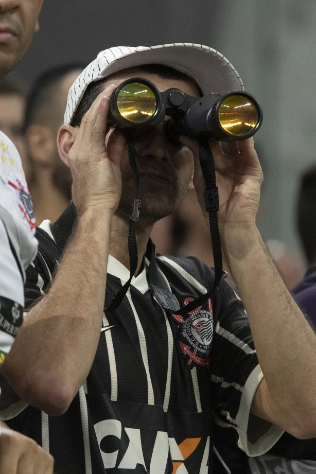 Torcedores durante partida contra o Athletico-PR, pelo Brasileirão, na Arena Corinthians