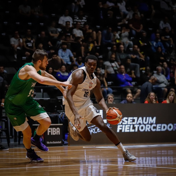 Corinthians vence o Ferro Carril por 83 X 65 pela Liga Sul-americana de Basquete 2019