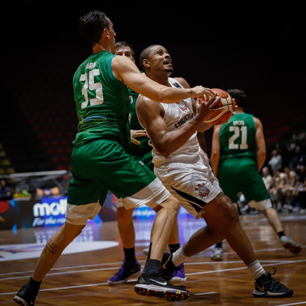Corinthians vence o Ferro Carril por 83 X 65 pela Liga Sul-americana de Basquete 2019