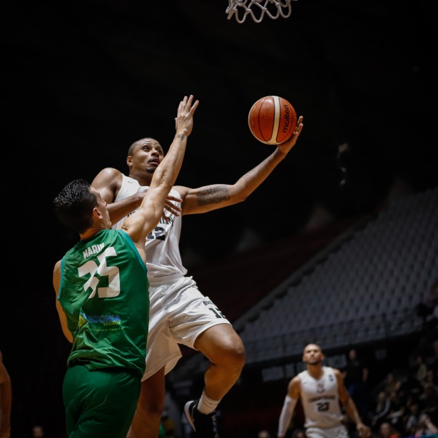 Corinthians vence o Ferro Carril por 83 X 65 pela Liga Sul-americana de Basquete 2019