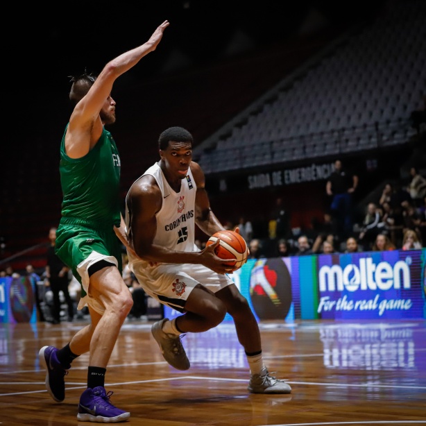 Corinthians vence o Ferro Carril por 83 X 65 pela Liga Sul-americana de Basquete 2019