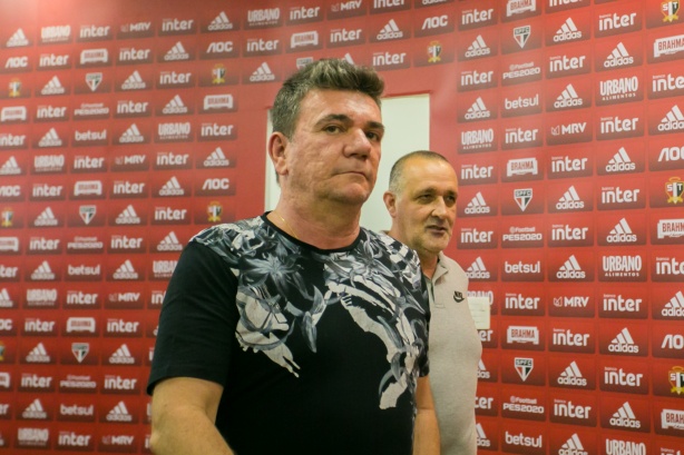 Presidente Andrés Sanchez chega ao estádio do Morumbi para Majestoso deste domingo