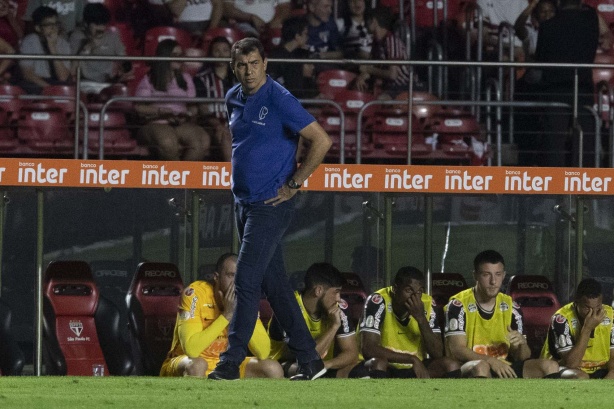 Carille durante derrota para o São Paulo, pelo Brasileirão, no Morumbi