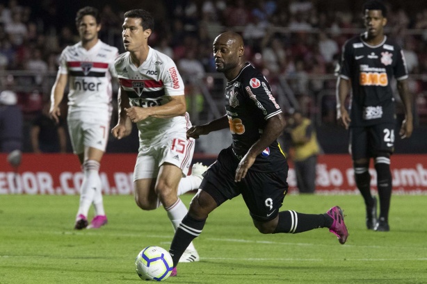 Love durante derrota para o São Paulo, pelo Brasileirão, no Morumbi