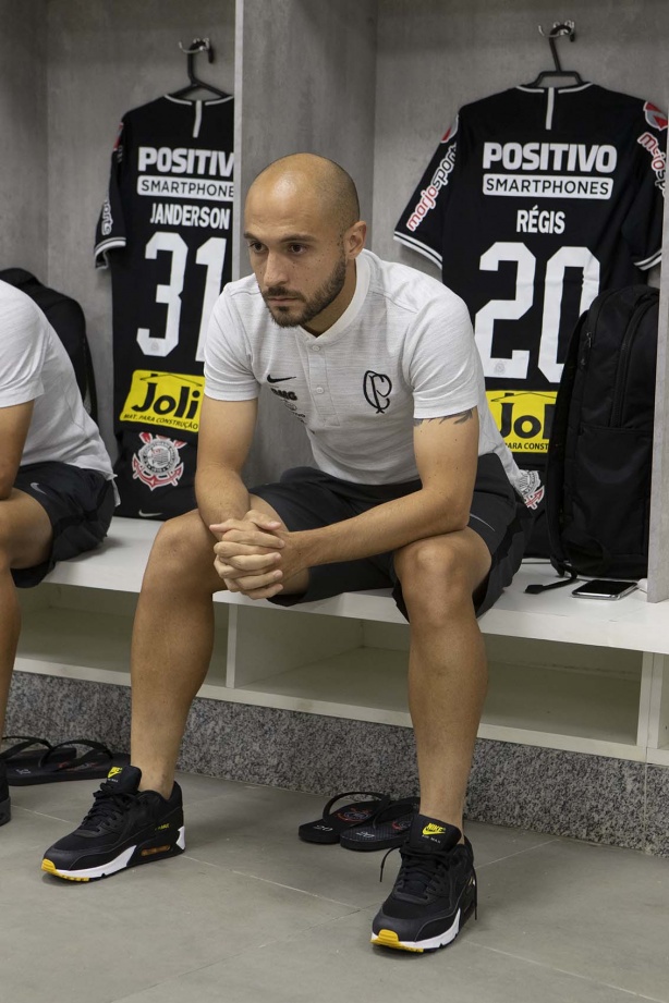 Régis no vestiário do Morumbi para jogo contra o São Paulo, pelo Campeonato Brasileiro
