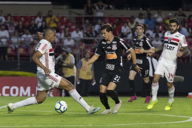 Vital durante derrota para o São Paulo, pelo Brasileirão, no Morumbi