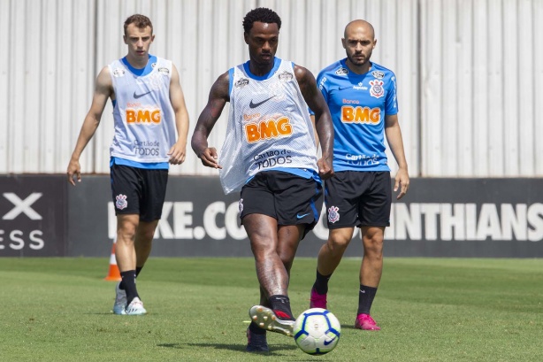 Carlos, Renê e Régis iniciam preparação para duelo contra o Goiás