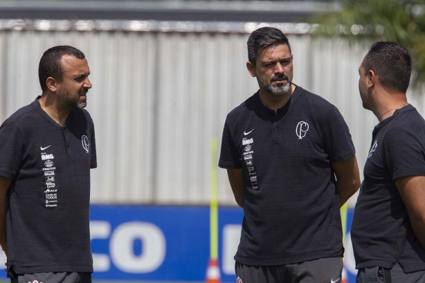Cuca e comissão técnica do Corinthians iniciam preparação para duelo contra o Goiás