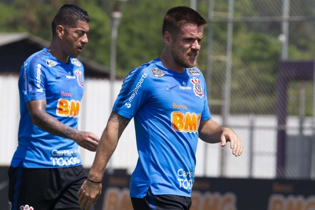 Ralf e Ramiro inicia preparação para duelo contra o Goiás