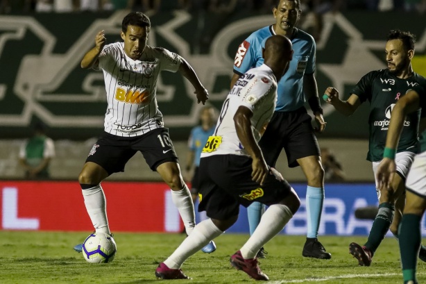 Jadson durante o jogo do Corinthians contra o Goiás