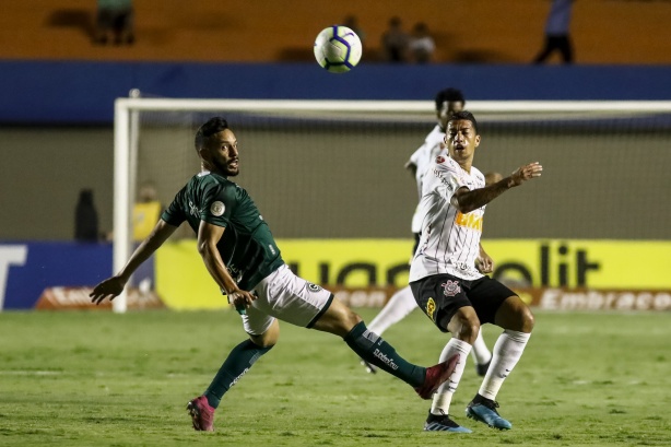 Ralf durante o empate contra o Goiás