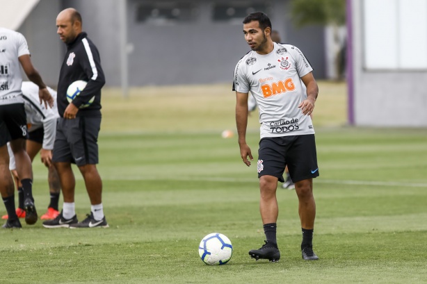 Sornoza no último treino do Corinthians antes do jogo contra o Goiás