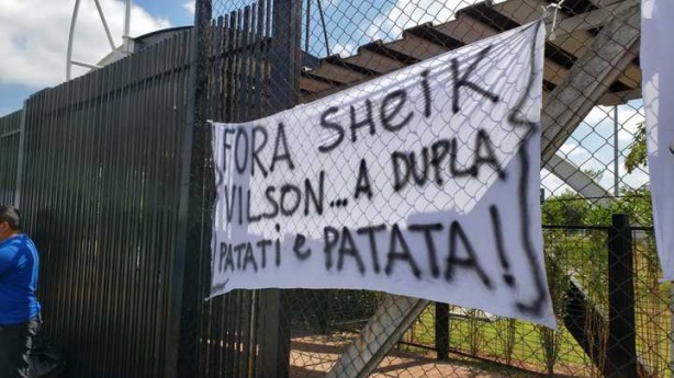 Camisa 12 - manifestação