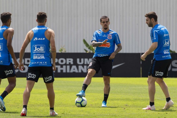 Fagner, Boselli e companheiros no último treino antes do duelo contra o Flamengo, pelo Brasileirão