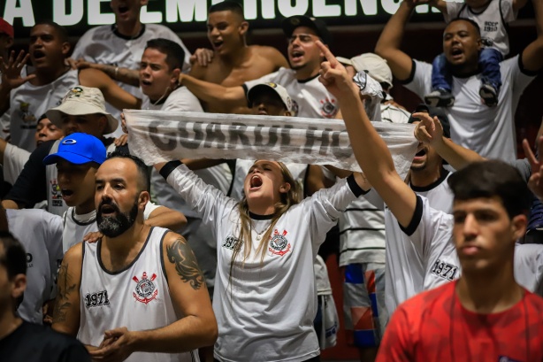 Corinthians enfrenta o Botafogo pelo NBB