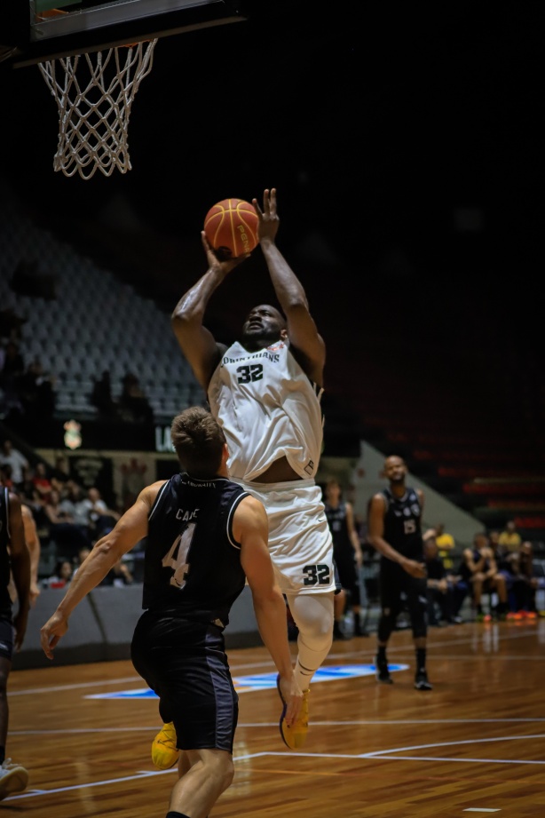 Corinthians enfrenta o Botafogo pelo NBB