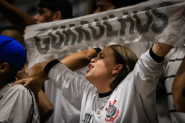 Corinthians enfrenta o Botafogo pelo NBB