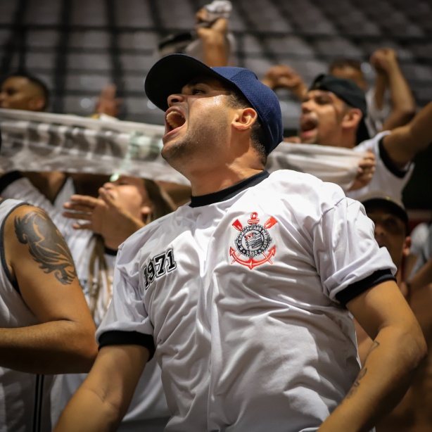 Corinthians enfrenta o Botafogo pelo NBB