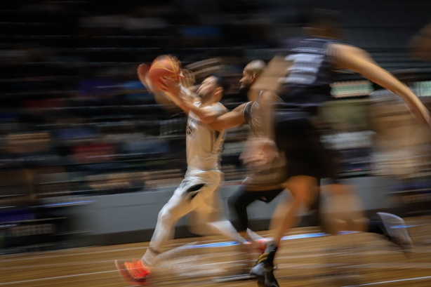 Corinthians enfrenta o Botafogo pelo NBB
