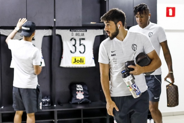 Bruno Méndez no vestiário antes do jogo contra o CSA, pelo Brasileirão
