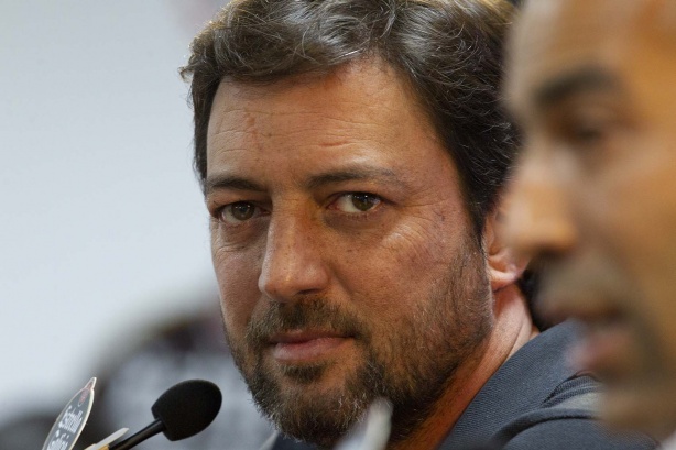 Duílio Monteiro concedeu coletiva depois da atividade desta terça-feira no CT