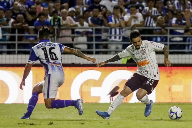 Fagner durante derrota para o CSA, pelo Campeonato Brasileiro