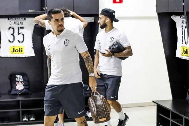 Fagner no vestiário antes do jogo contra o CSA, pelo Brasileirão