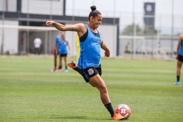 Jogadoras do Corinthians Feminino realizam treinamento no CT da base