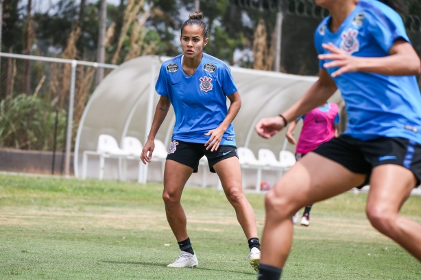 Jogadoras do Corinthians Feminino realizam treinamento no CT da base