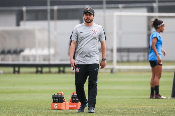 Jogadoras do Corinthians Feminino realizam treinamento no CT da base