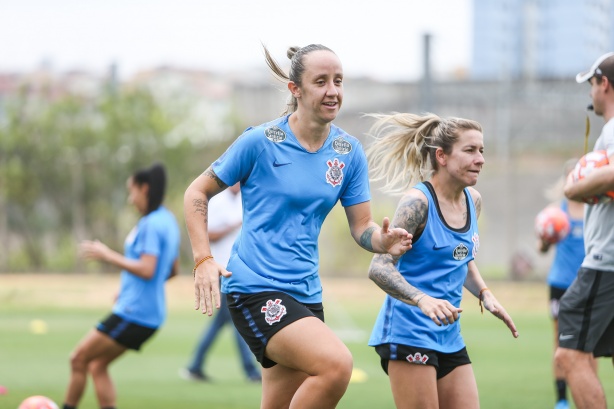 Jogadoras do Corinthians Feminino realizam treinamento no CT da base