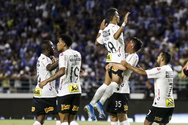Pedrinho anotou para o Corinthians contra o CSA, pelo Brasileirão 2019