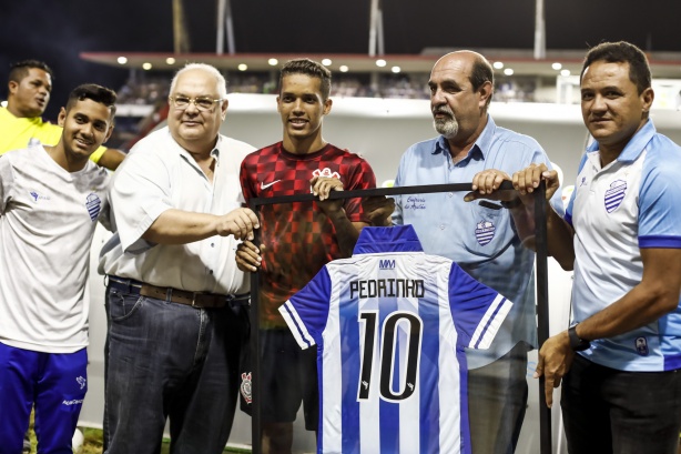 Pedrinho é homenageado pelo CSA, seu primeiro clube