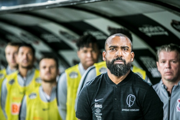 Coelho durante partida contra o Fortaleza, pelo Brasileiro, na Arena Corinthians