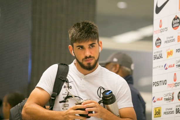 Méndez chega à Arena Corinthians para jogo contra o Fortaleza, pelo Brasileirão