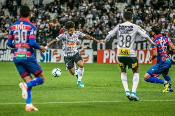 Urso marcou o outro gol corinthiano contra o Fortaleza, pelo Brasileirão