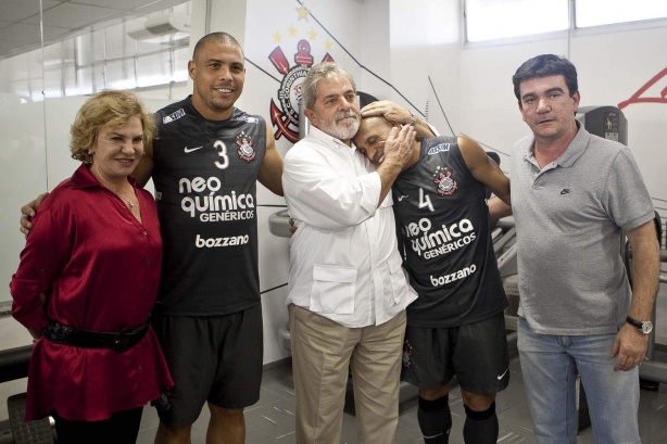 Lula durante visita ao CT do Corinthians em 2010