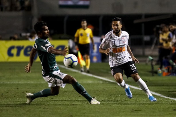 Clayson durante o Dérbi deste sábado, no Pacaembu