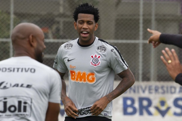 Gil no último treino antes do jogo contra o Palmeiras