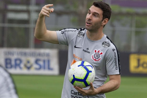 Mauro Boselli no último treino antes do jogo contra o Palmeiras