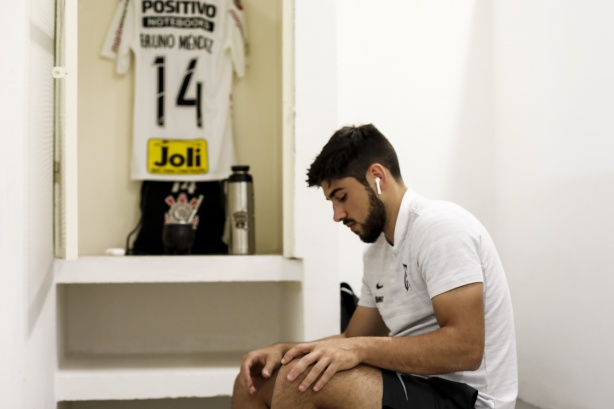 Méndez no vestiário do Pacaembu para duelo contra o Palmeiras