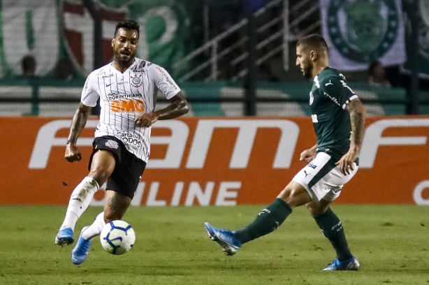 Michel durante o Dérbi deste sábado, no Pacaembu